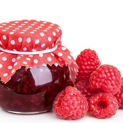 Блинчики с джемом малиновый