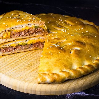 Пирог с говядиной и сыром чеддер