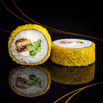 Горячий ролл с угрем