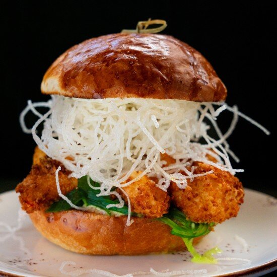 Бургер с креветкой