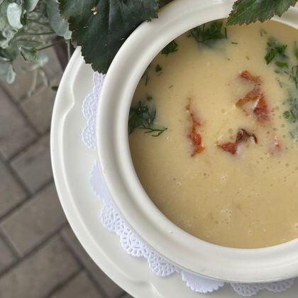 Вишисуаз с хрустящим беконом