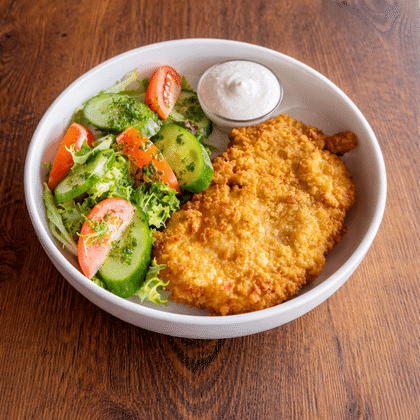 Шницель куриный со свежими овощами