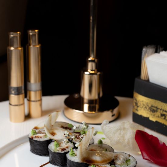 Ролл «Унаги такуан маки»