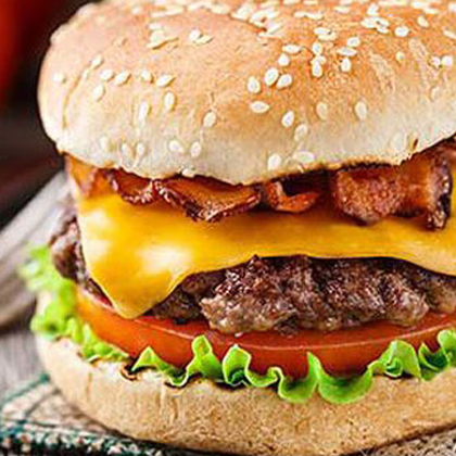 Гамбургер с беконом