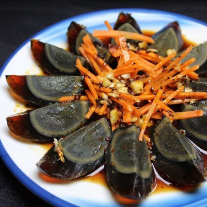 407 Черные яйца в соусе