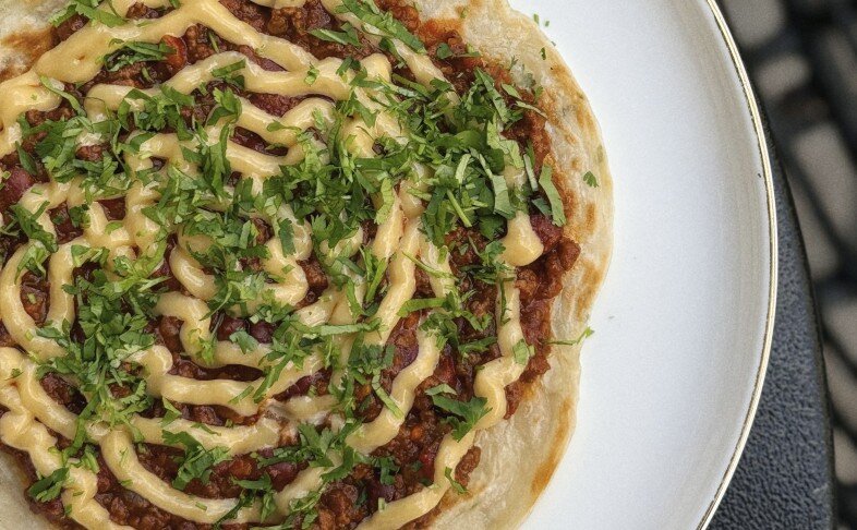 Лепёшка роти с чили кон карне