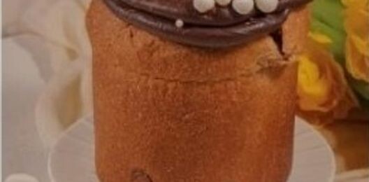 Пасхальный кулич с клюквой и белым шоколадом