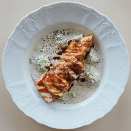 Тальята из цыпленка с брокколи