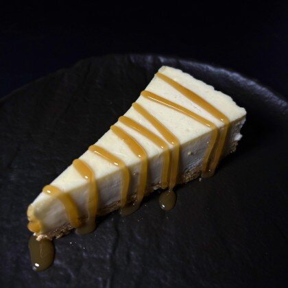 Чизкейк Нью-Йорк с карамельным топпингом