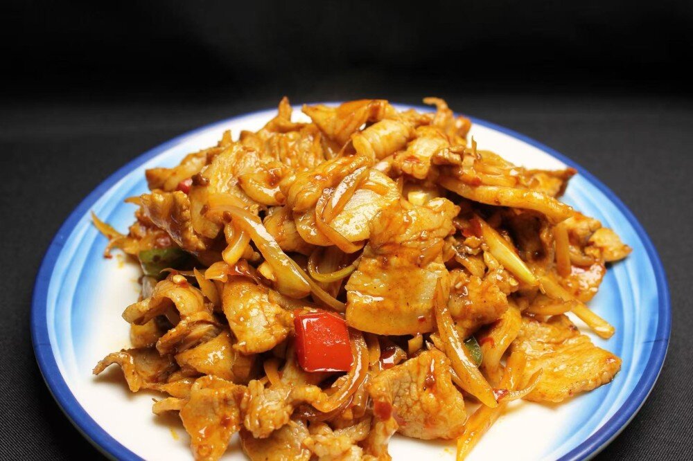 104 Жареная свиная грудинка с чили