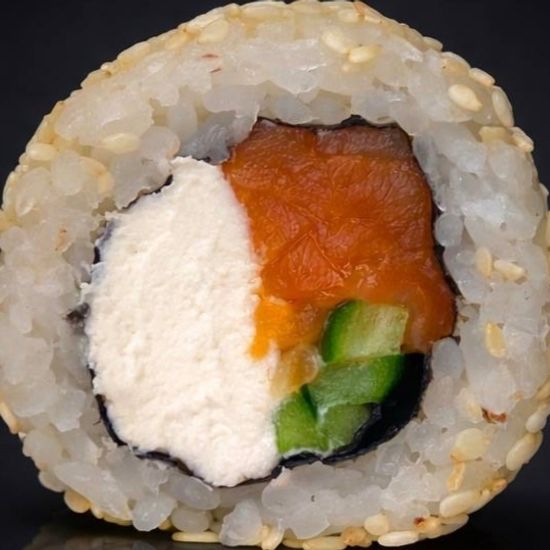 Лосось в кунжуте