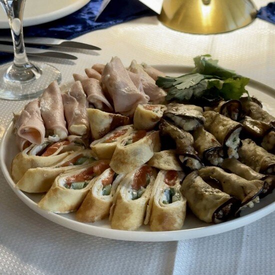 Блинчики с красной рыбой