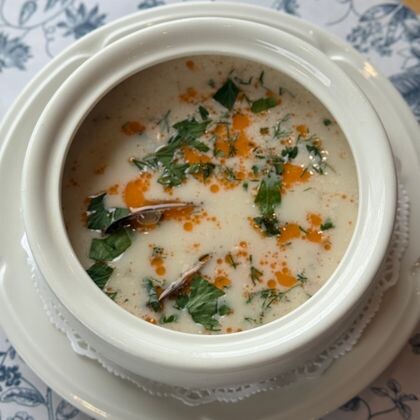 Калифорнийский чаудер с кукурузой, беконом и морепродуктами