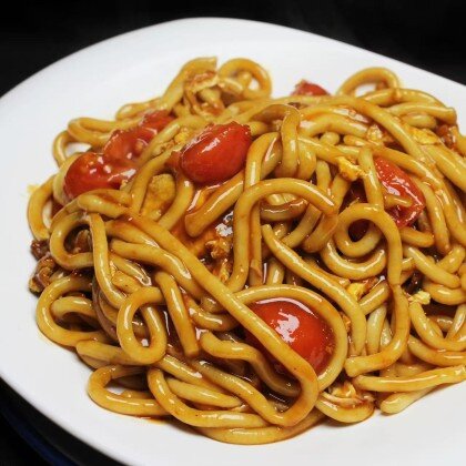 504 Жареная лапша с помидорами и яйцами