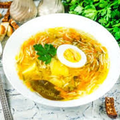 Бульон куриный с вермишелью и яйцом