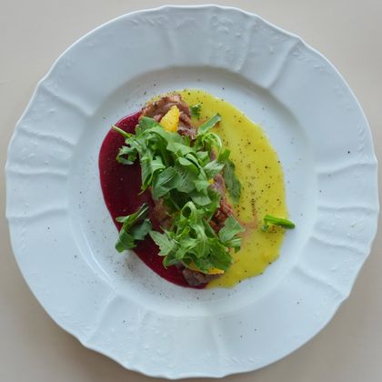 Утиное филе с клюквенно-апельсиновым соусом