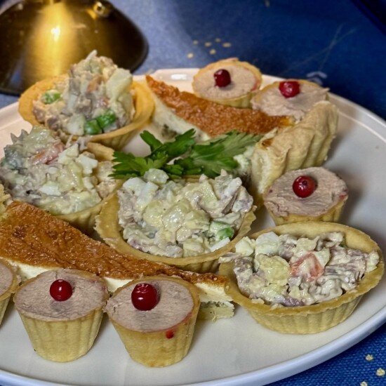 Тарталетки с "Курицей и ананасом"