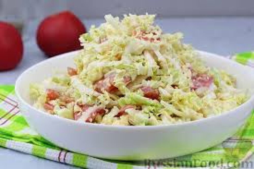Салат из пекинской капусты с ветчиной, томатами чери  и 
 сыра
