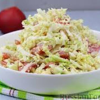 Салат из пекинской капусты с ветчиной сухариками апельсином