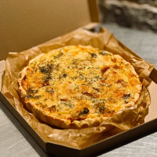 Киш с беконом и брокколи