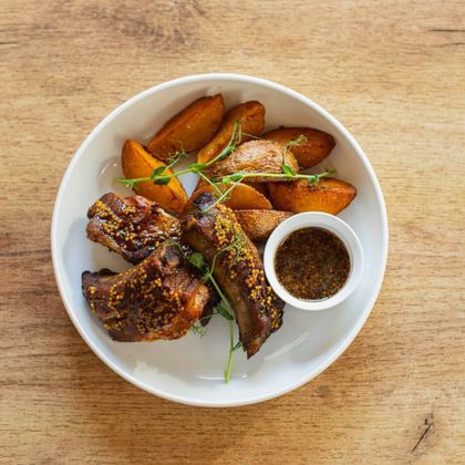 Медовые ребрышки с картофелем по-деревенски