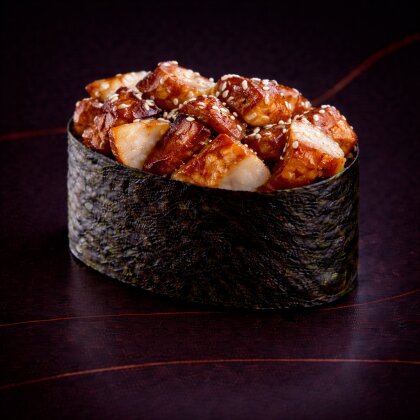 Гункан с угрем