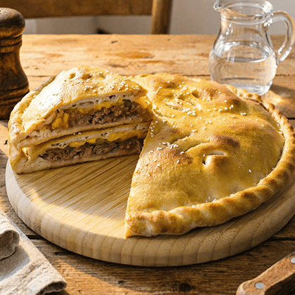 Пирог с говядиной и сыром чеддер