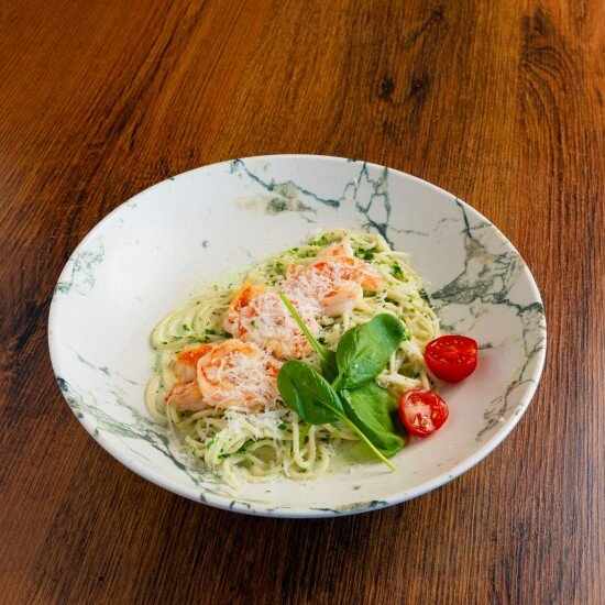 Паста с креветками и шпинатом