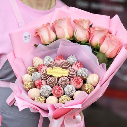 Клубнички и розы