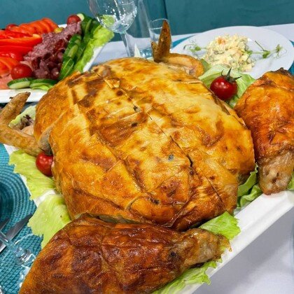 Курица фаршированная блинами и грибами