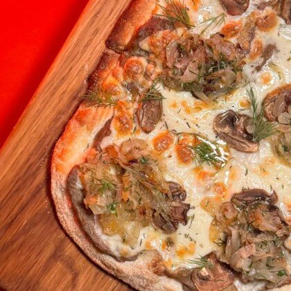 Fungo / с грибами и карамелизированным луком