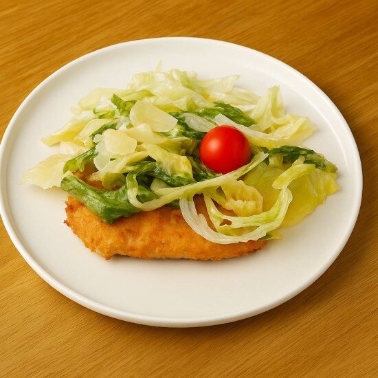 Салат Цезарь с шницелем куриным