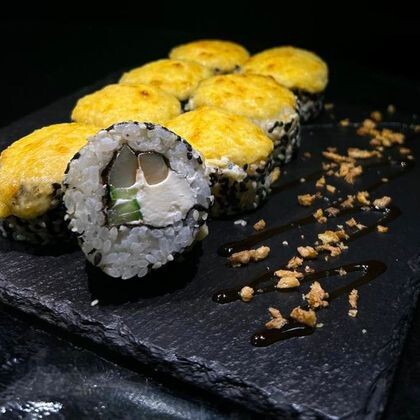 Запеченный ролл «Хот Маисо»