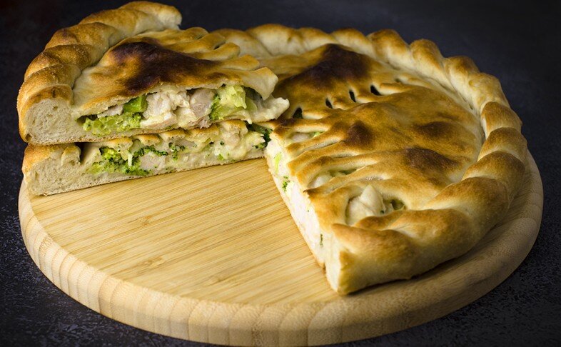 Пирог с курицей и брокколи