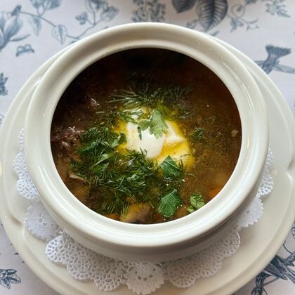 Грибная похлебка с рваным мясом