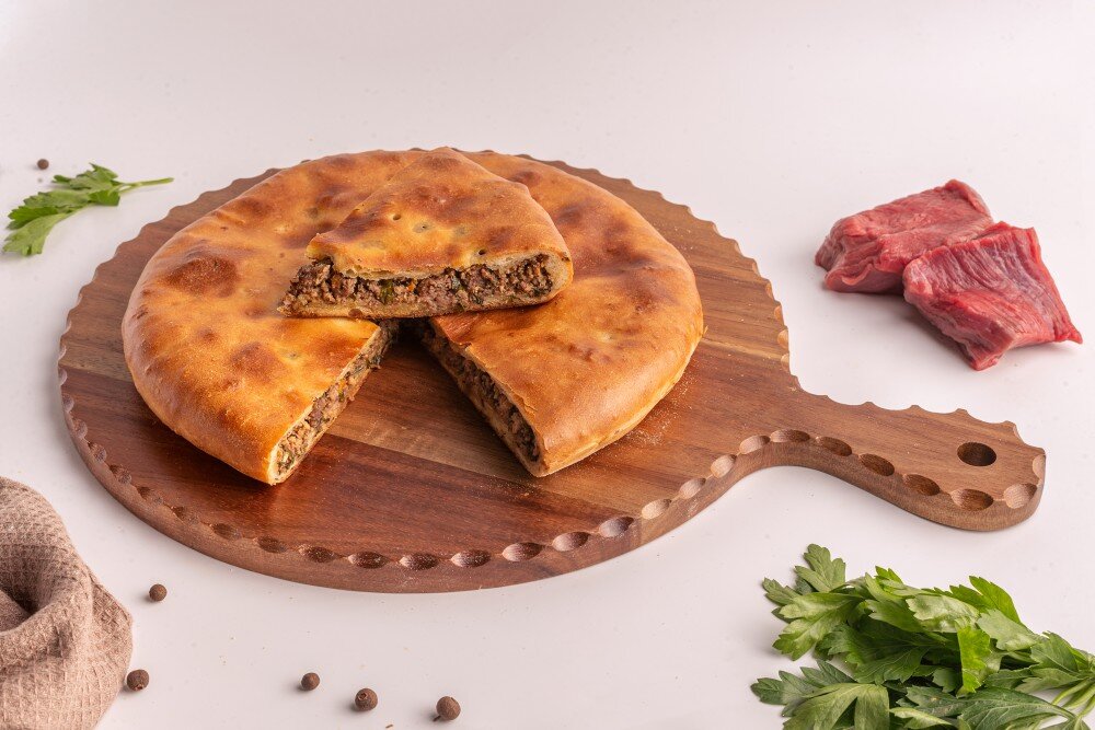 Пирог с говядиной и зеленью