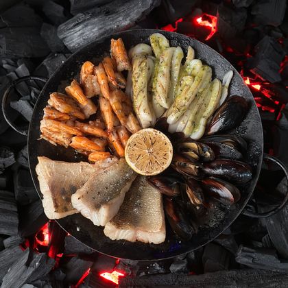 Сет морепродуктов на углях