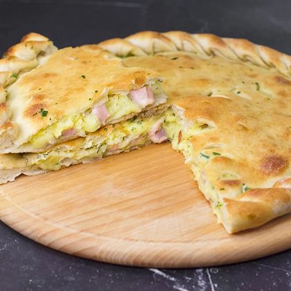 Пирог с грудинкой и картофелем