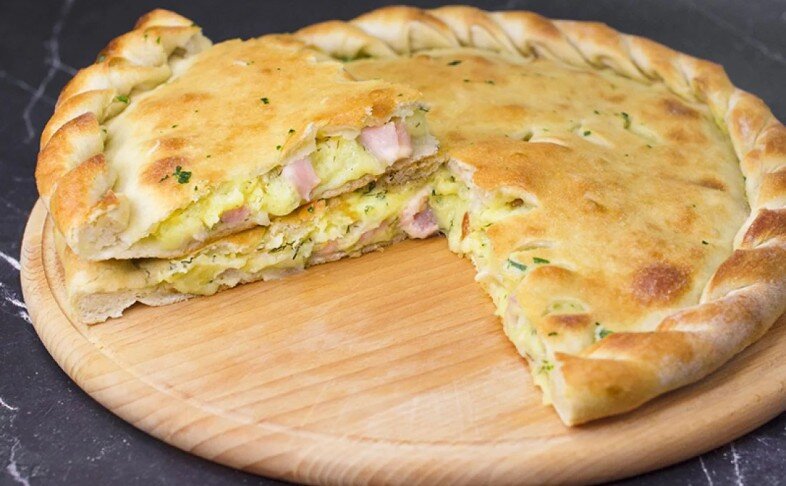 Пирог с грудинкой и картофелем