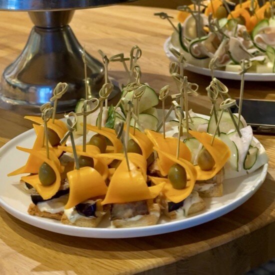 Канапе с баклажаном и сыром